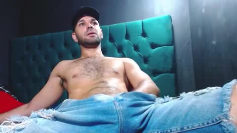 cristian hot9 online show from February 2025 06:15:02 PM