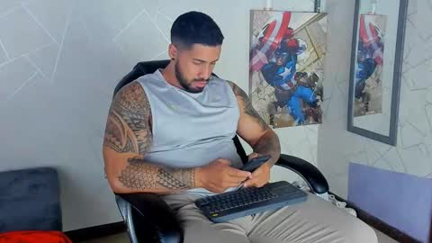 Snapshot of cristian_walker chatting on January 2025 03:03:01 PM cristian walker online show from January 2025 03:03:01 PM