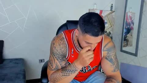 Snapshot of cristian_walker chatting on January 2025 12:22:01 PM cristian walker online show from January 2025 12:22:01 PM