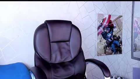 Snapshot of cristian_walker chatting on September 2025 12:10:01 PM cristian walker online show from September 2025 12:10:01 PM