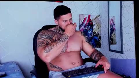 Snapshot of cristian_walker chatting on November 2025 12:20:01 PM cristian walker online show from November 2025 12:20:01 PM