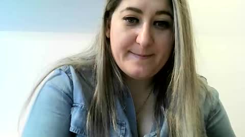 Snapshot of cristina20021991 chatting on January 2025 01:05:02 PM cristina20021991 online show from January 2025 01:05:02 PM