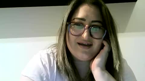 Snapshot of cristina20021991 chatting on March 2026 08:35:02 PM cristina20021991 online show from March 2026 08:35:02 PM