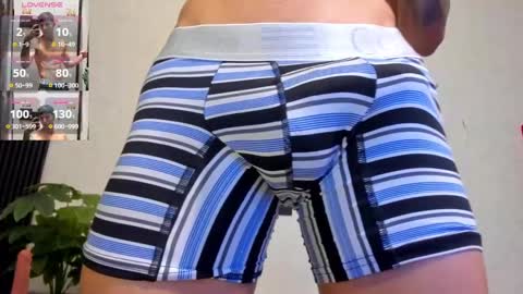 cristopher23  online show from January 2025 08:28:01 PM