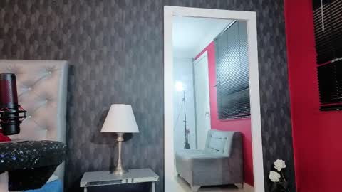 cristopher23  online show from September 2025 08:09:02 PM