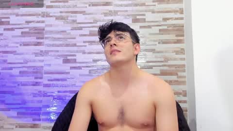 Snapshot of cristopher_russo chatting on May 2026 11:01:04 PM CRISTOPHER online show from May 2026 11:01:04 PM