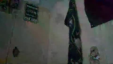 Critter2999LuvsFeet online show from September 2025 06:32:02 PM