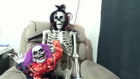 crossdresschick online show from December 2025 11:04:01 AM