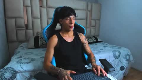 Snapshot of croy_myer chatting on March 2026 01:19:01 AM Croy online show from March 2026 01:19:01 AM