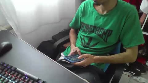 Snapshot of crudosoy chatting on September 2025 04:01:02 PM Carlo online show from September 2025 04:01:02 PM