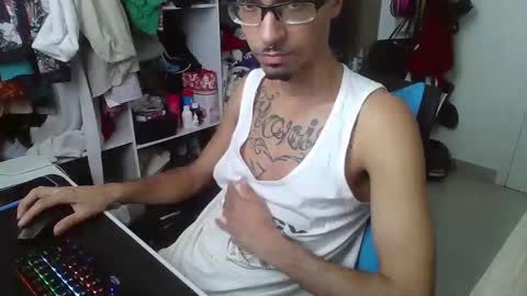 Snapshot of crudosoy chatting on December 2025 05:19:02 PM Carlo online show from December 2025 05:19:02 PM