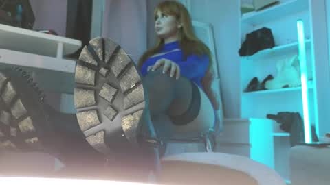 Cruel Siren online show from December 2025 08:17:01 PM