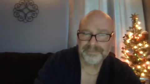 Snapshot of cruising_guy chatting on December 2024 09:28:02 PM fun guy online show from December 2024 09:28:02 PM