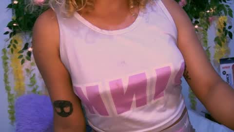 Snapshot of crysrus chatting on December 2024 11:40:01 PM crysrus online show from December 2024 11:40:01 PM