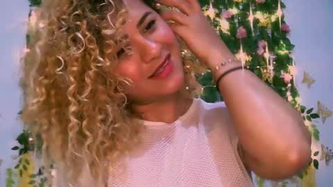 Snapshot of crysrus chatting on December 2024 01:51:01 AM crysrus online show from December 2024 01:51:01 AM