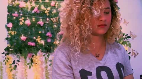 Snapshot of crysrus chatting on January 2025 01:24:01 AM crysrus online show from January 2025 01:24:01 AM