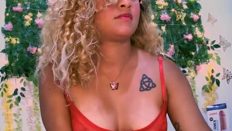 Snapshot of crysrus chatting on January 2025 12:25:02 AM crysrus online show from January 2025 12:25:02 AM