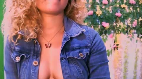 Snapshot of crysrus chatting on February 2025 03:43:02 AM crysrus online show from February 2025 03:43:02 AM