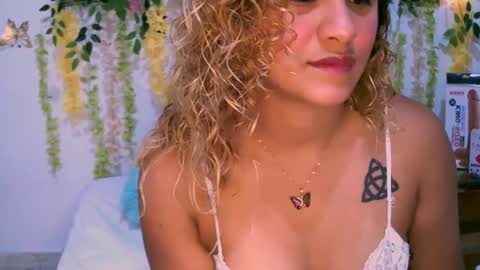 Snapshot of crysrus chatting on February 2025 10:32:02 PM crysrus online show from February 2025 10:32:02 PM