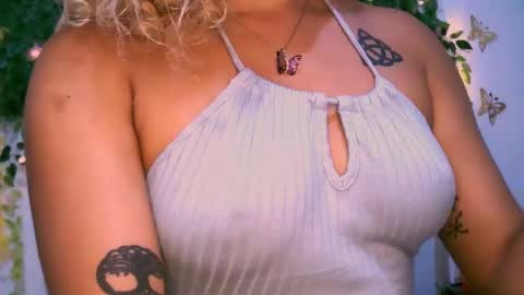 Snapshot of crysrus chatting on February 2025 12:51:02 AM crysrus online show from February 2025 12:51:02 AM