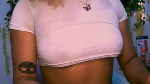 Snapshot of crysrus chatting on February 2025 11:14:02 PM crysrus online show from February 2025 11:14:02 PM