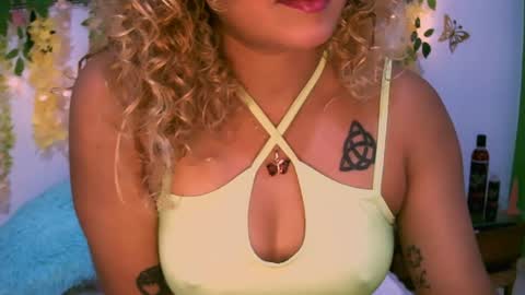 Snapshot of crysrus chatting on February 2025 01:21:02 AM crysrus online show from February 2025 01:21:02 AM