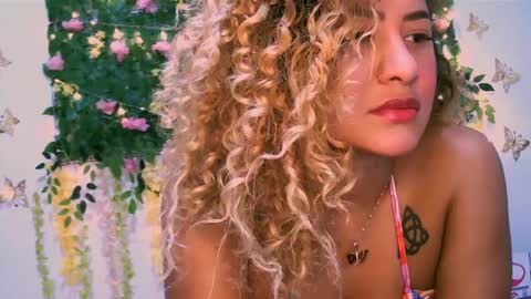 Snapshot of crysrus chatting on March 2025 12:42:01 AM crysrus online show from March 2025 12:42:01 AM