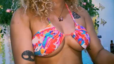 Snapshot of crysrus chatting on March 2025 03:57:01 AM crysrus online show from March 2025 03:57:01 AM