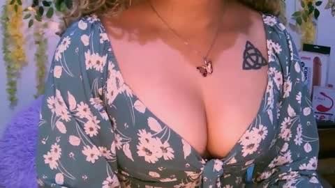 Snapshot of crysrus chatting on September 2025 12:12:01 AM crysrus online show from September 2025 12:12:01 AM