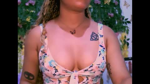 Snapshot of crysrus chatting on October 2025 10:39:01 PM crysrus online show from October 2025 10:39:01 PM