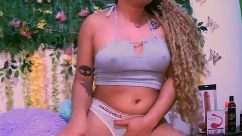 Snapshot of crysrus chatting on October 2025 02:09:02 AM crysrus online show from October 2025 02:09:02 AM