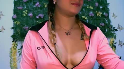 Snapshot of crysrus chatting on October 2025 12:44:02 AM crysrus online show from October 2025 12:44:02 AM