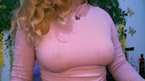 Snapshot of crysrus chatting on October 2025 01:03:01 AM crysrus online show from October 2025 01:03:01 AM