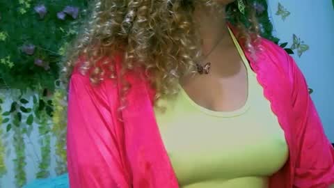 Snapshot of crysrus chatting on October 2025 12:15:02 AM crysrus online show from October 2025 12:15:02 AM