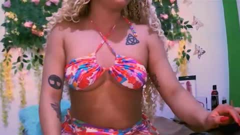 Snapshot of crysrus chatting on November 2025 11:49:02 PM crysrus online show from November 2025 11:49:02 PM