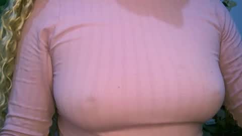 Snapshot of crysrus chatting on December 2025 01:02:02 AM crysrus online show from December 2025 01:02:02 AM