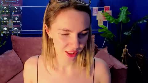 crystal_hanna online show from December 2025 02:07:02 AM