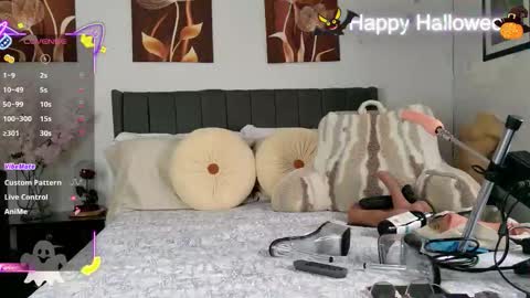 CRYSTAL  online show from November 2025 07:49:02 PM