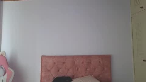 Crystal Blaze online show from October 2025 03:45:01 PM