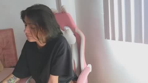 Crystal Blaze online show from November 2025 03:33:01 PM