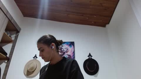 Crystal Blaze online show from February 2026 12:39:01 AM