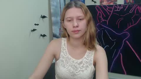 Stella online show from November 2025 07:19:01 AM