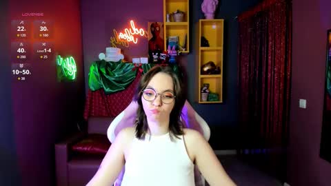 Snapshot of crystallglow chatting on January 2026 09:53:02 PM Kitty online show from January 2026 09:53:02 PM