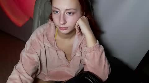 Snapshot of crystallkris chatting on December 2024 03:27:02 AM Kristina online show from December 2024 03:27:02 AM