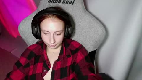 Snapshot of crystallkris chatting on January 2025 05:27:01 AM Kristina online show from January 2025 05:27:01 AM