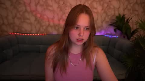 crystallpaws_ online show from October 2025 07:14:02 PM