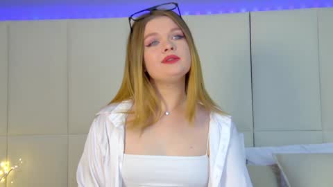 Crystal online show from December 2024 09:09:01 AM