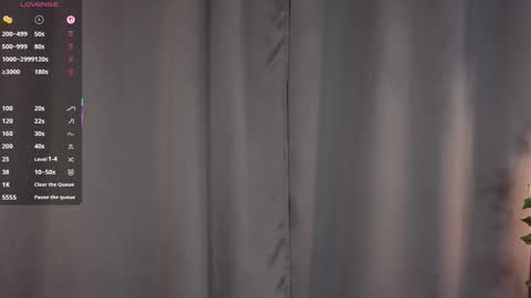 Snapshot of crystalrossy chatting on February 2026 04:11:02 PM Morry online show from February 2026 04:11:02 PM