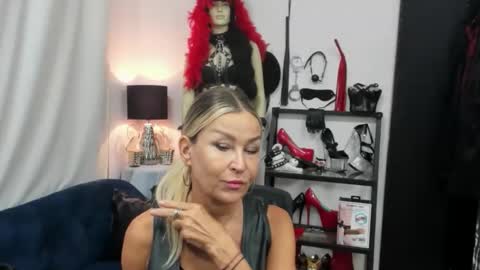 CrystalHotty online show from September 2025 04:34:02 AM