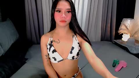 Snapshot of crytastal_lust1212 chatting on October 2025 08:36:02 AM bea takashi online show from October 2025 08:36:02 AM